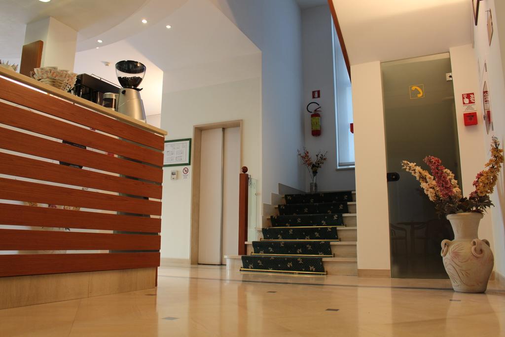 Hotel Massimo Riccione Exteriör bild