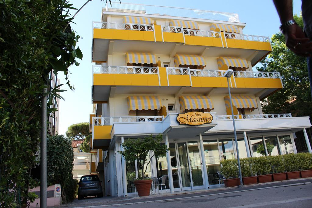 Hotel Massimo Riccione Exteriör bild