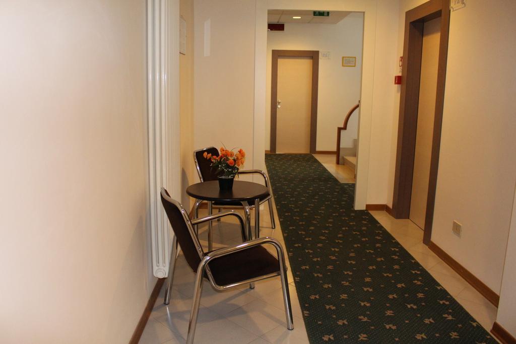 Hotel Massimo Riccione Exteriör bild