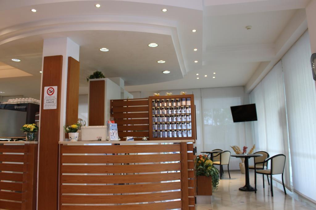 Hotel Massimo Riccione Exteriör bild
