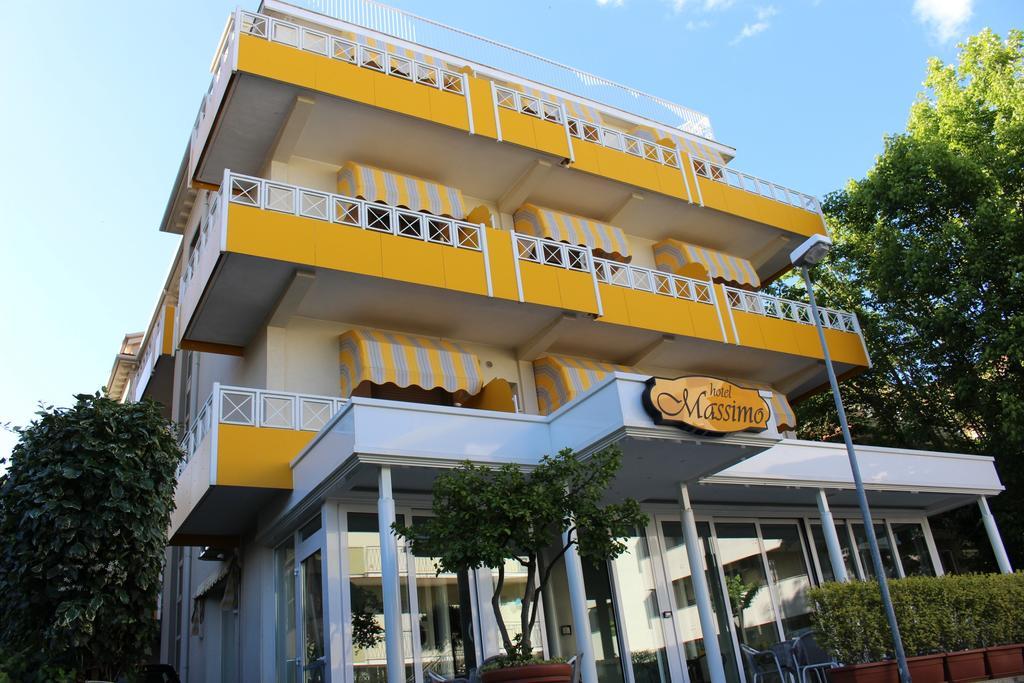 Hotel Massimo Riccione Exteriör bild