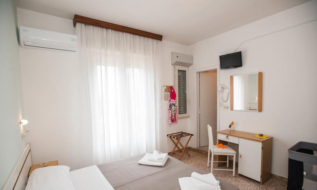 Hotel Massimo Riccione Exteriör bild
