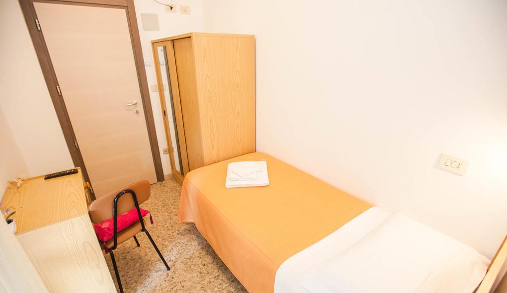 Hotel Massimo Riccione Exteriör bild