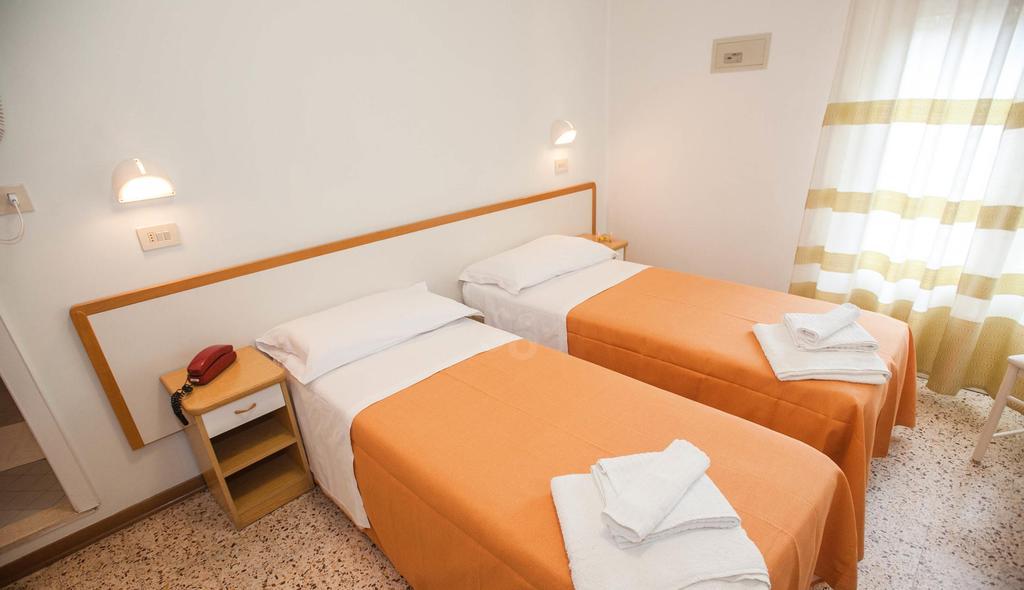 Hotel Massimo Riccione Exteriör bild