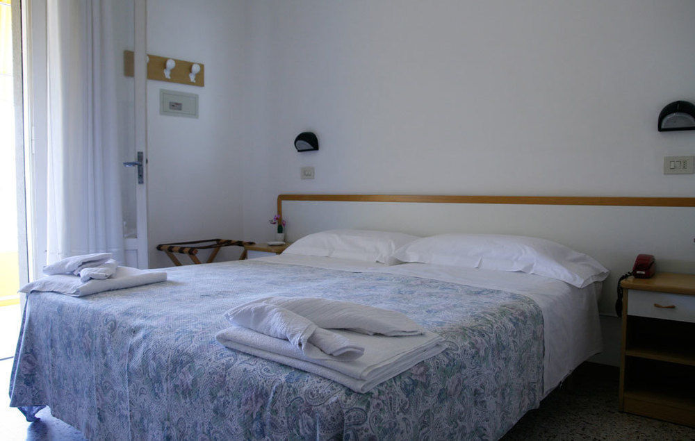 Hotel Massimo Riccione Exteriör bild